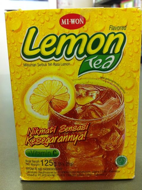 インドネシアのレモンティーtea with lemon