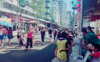 新中野の夏の風物詩「鍋横祭り」
